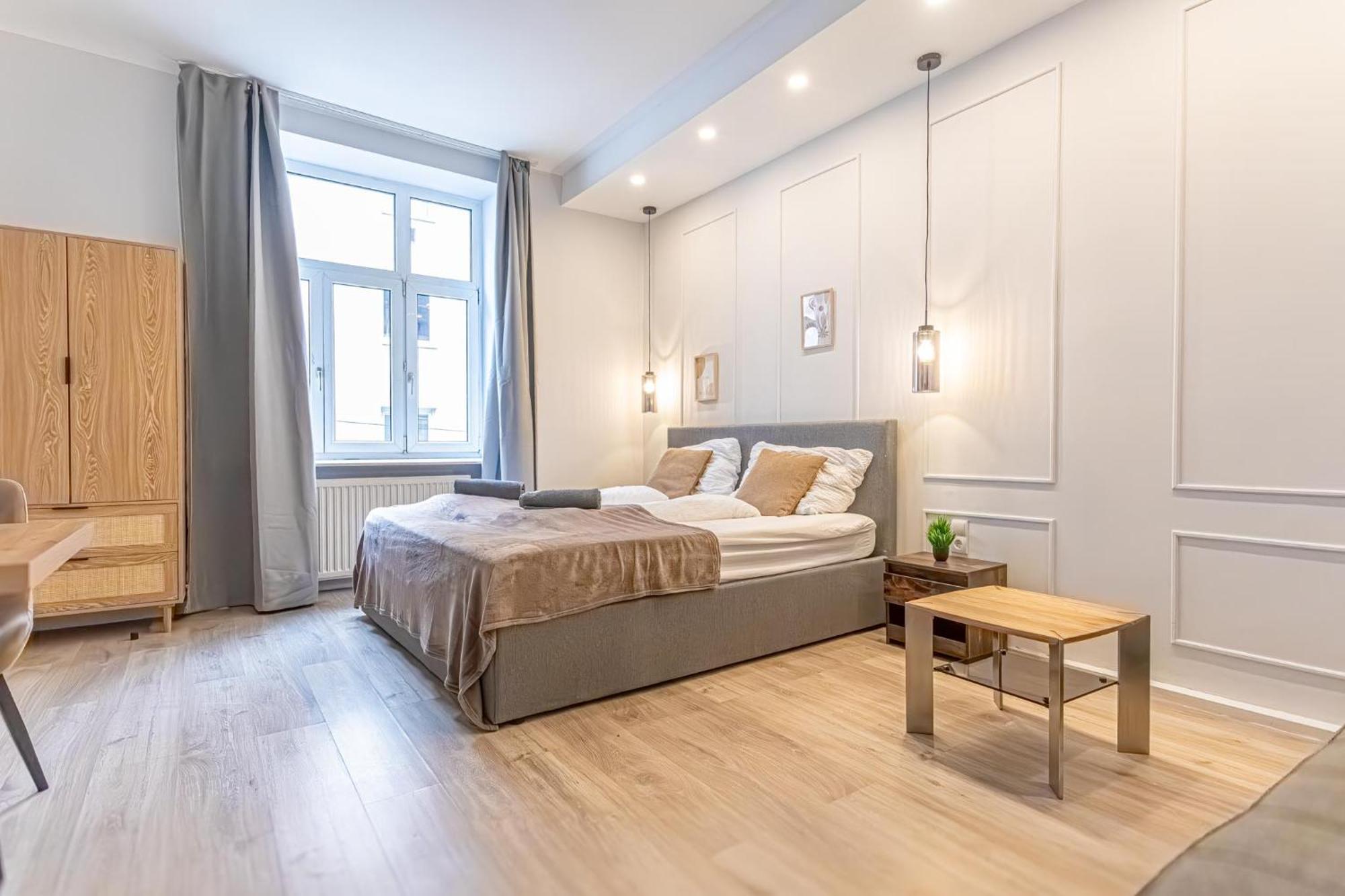 Chic At 12th District In Apartmán